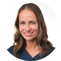 headshot of Donelle  Buratto